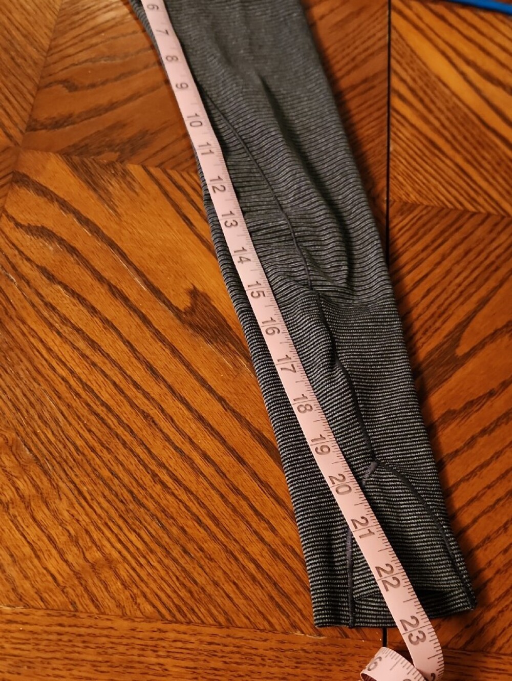 lululemon athletica Women's Dark Gray Crewneck Athletic Top - Picture 5 of 6